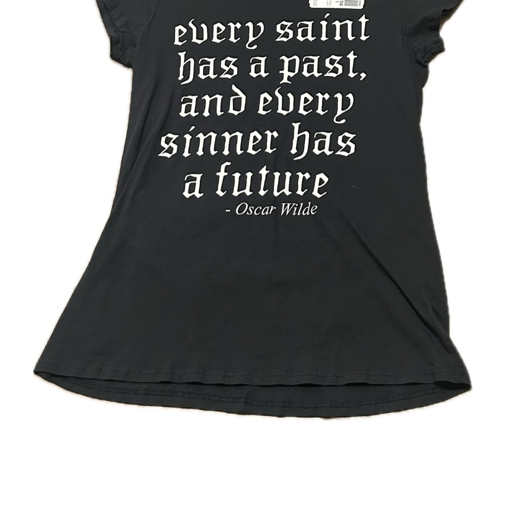 Forever 21 Oscar Wilde Quote Black Women's Top